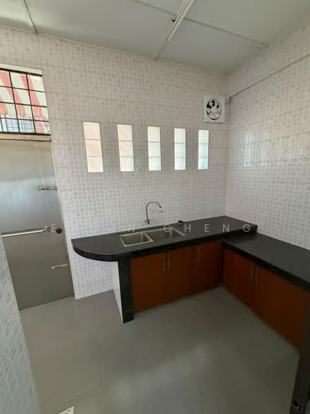 Rumah Teres 2-Tingkat untuk Disewa di Bandar Sungai Long (Selangor) - Edwin Cheng - Kitchen - PropertyGuru.com.my