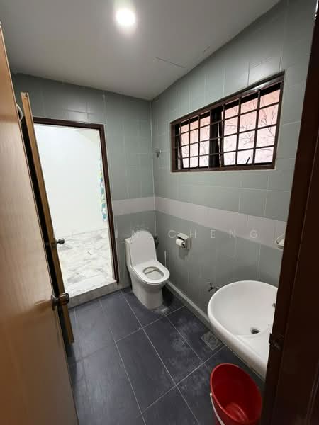 Rumah Teres 2-Tingkat untuk Disewa di Bandar Sungai Long (Selangor) - Edwin Cheng - Bathroom - PropertyGuru.com.my