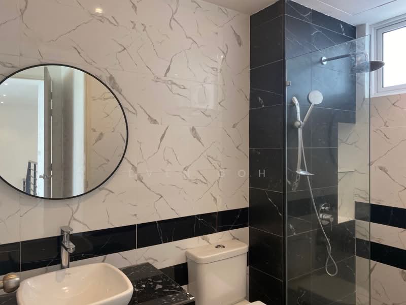 Kondominium untuk Dijual di QuayWest Residence - Even Goh - Master Bathroom - PropertyGuru.com.my