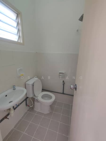 Terraced House for Sale in TAMAN PUCHONG UTAMA (Puchong) - Oscar Tang - Bathroom - PropertyGuru.com.my