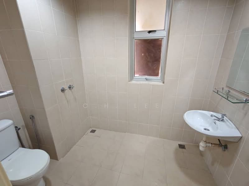 Kondominium untuk Disewa di Sky Residence - C.H. Lee - Bathroom - PropertyGuru.com.my