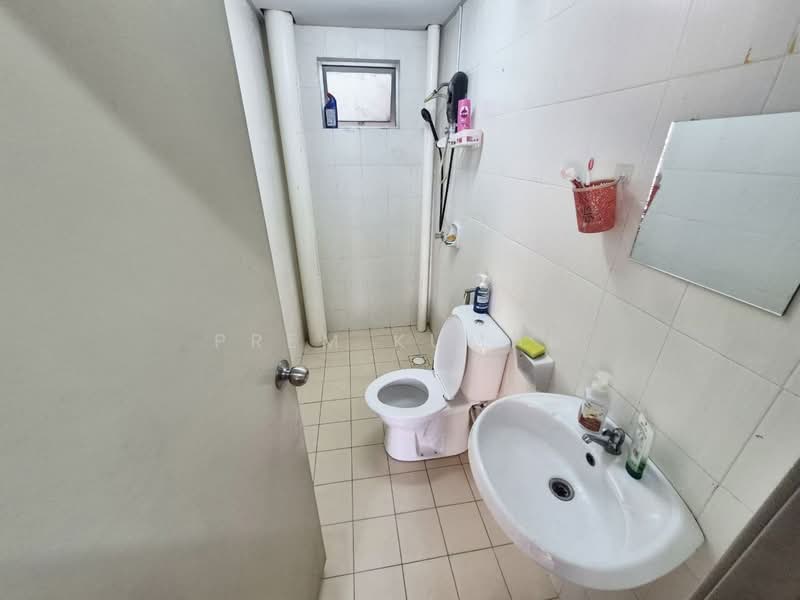 Service Residence for Sale at Putra Majestik - Prem Kumar - Bathroom - PropertyGuru.com.my