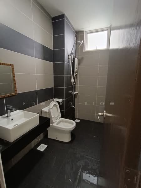 Kondominium untuk Disewa di M Condominium @ Larkin - Edward Siow - Bathroom - PropertyGuru.com.my