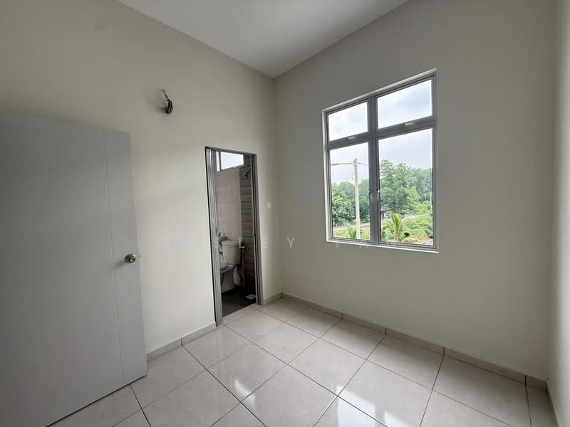 2.5-storey Terraced House for Sale in Taman Merak Mas (Bukit Katil) - Wesley Tan - Bathroom - PropertyGuru.com.my
