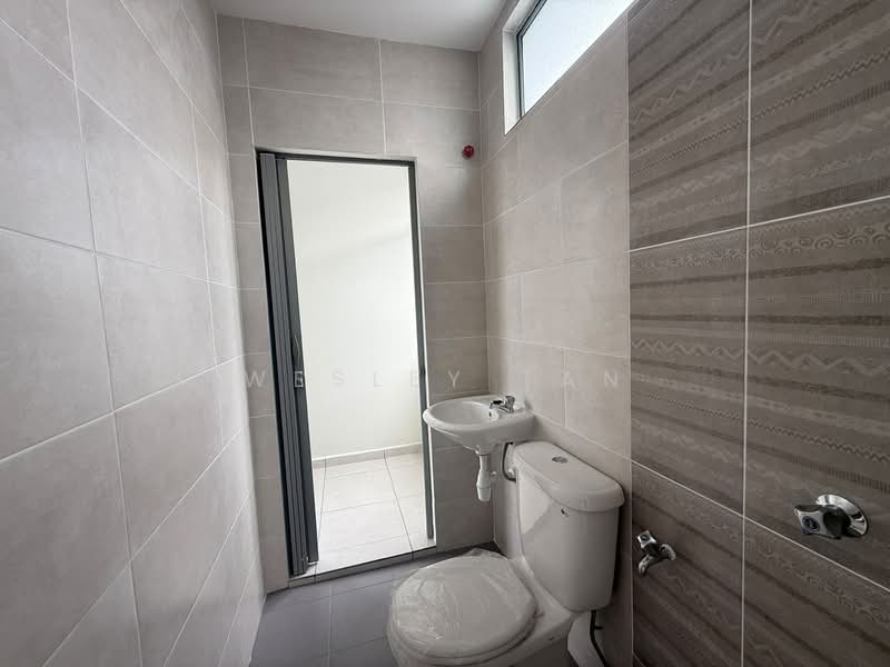 2.5-storey Terraced House for Sale in Taman Merak Mas (Bukit Katil) - Wesley Tan - Bathroom - PropertyGuru.com.my