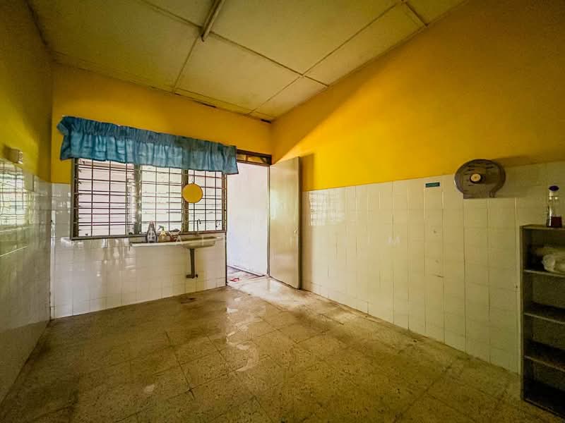 1-storey Terraced House for Sale in Pekan Kapar (Kapar) - Hairi Halim - PropertyGuru.com.my