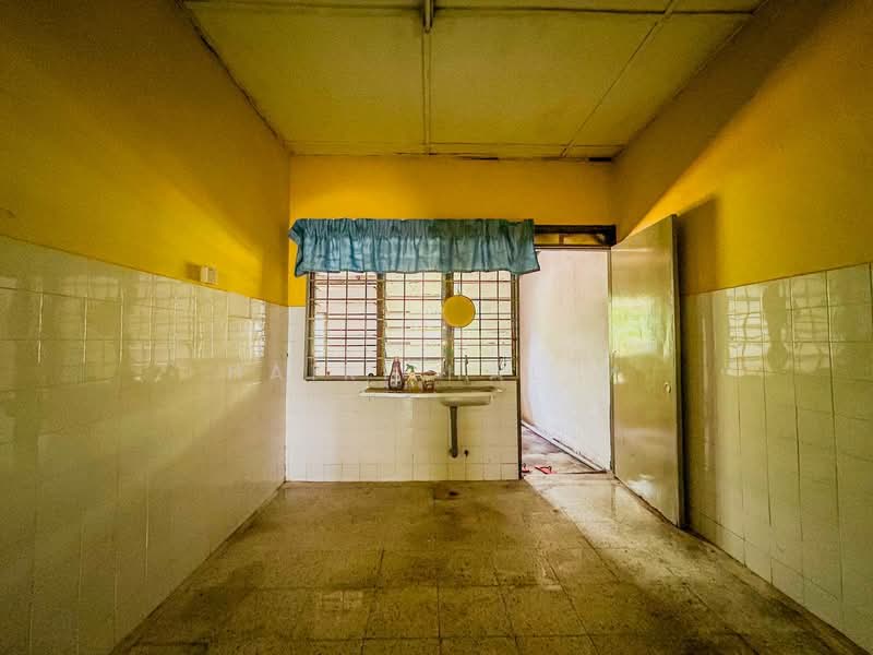 1-storey Terraced House for Sale in Pekan Kapar (Kapar) - Hairi Halim - PropertyGuru.com.my