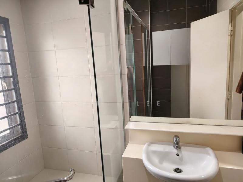 2-storey Terraced House for Sale in Kemuning Utama (Shah Alam) - Janie Lee - Master Bathroom - PropertyGuru.com.my
