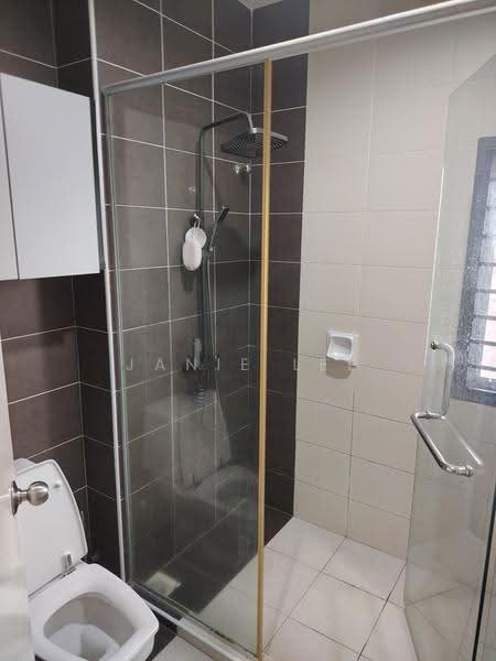 2-storey Terraced House for Sale in Kemuning Utama (Shah Alam) - Janie Lee - Master Bathroom - PropertyGuru.com.my