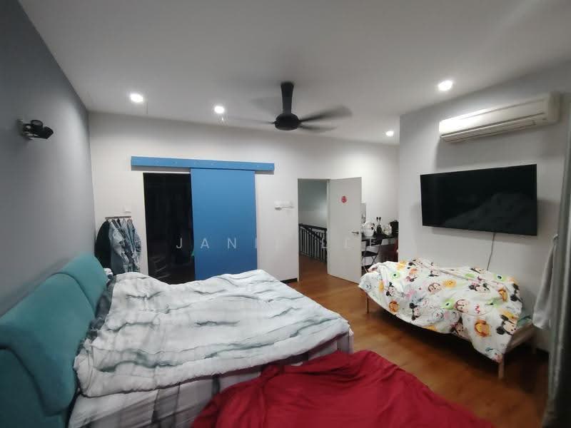 2-storey Terraced House for Sale in Kemuning Utama (Shah Alam) - Janie Lee - Master Bedroom - PropertyGuru.com.my