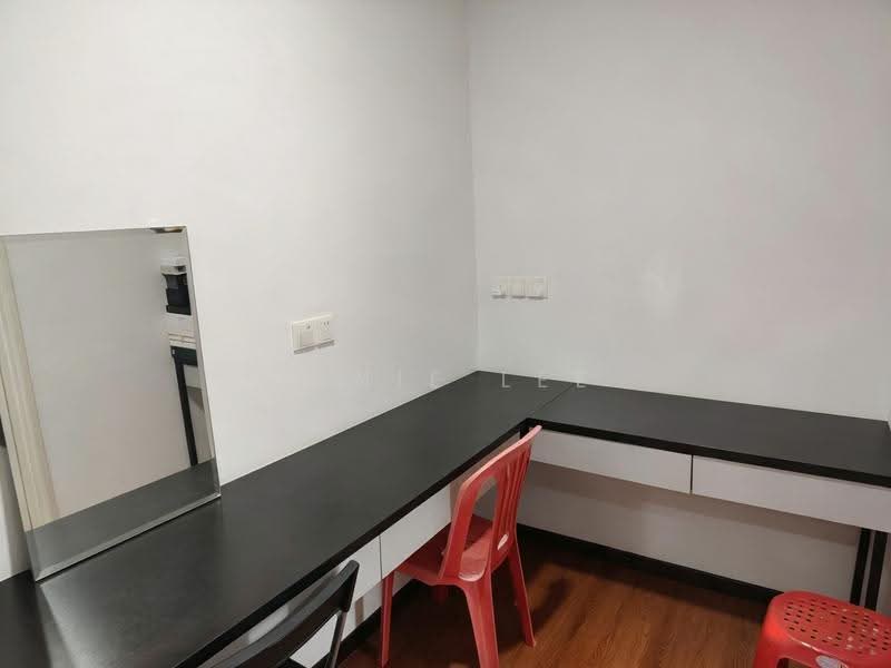 2-storey Terraced House for Sale in Kemuning Utama (Shah Alam) - Janie Lee - Dressing Table - PropertyGuru.com.my