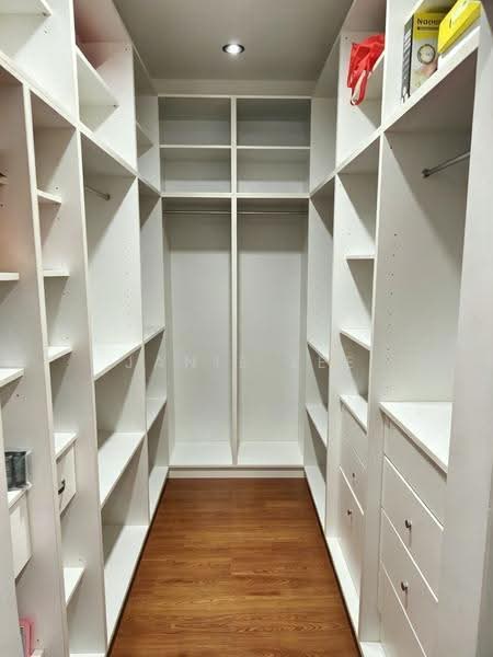 2-storey Terraced House for Sale in Kemuning Utama (Shah Alam) - Janie Lee - Cloak Room - PropertyGuru.com.my