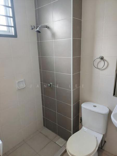 2-storey Terraced House for Sale in Kemuning Utama (Shah Alam) - Janie Lee - Bathroom 1 - PropertyGuru.com.my