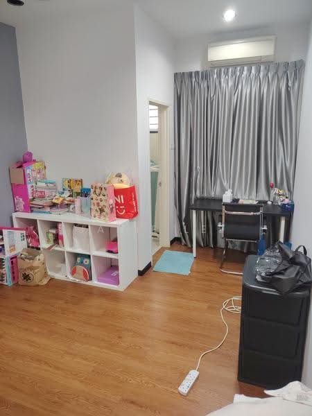 2-storey Terraced House for Sale in Kemuning Utama (Shah Alam) - Janie Lee - Bedroom 2 - PropertyGuru.com.my