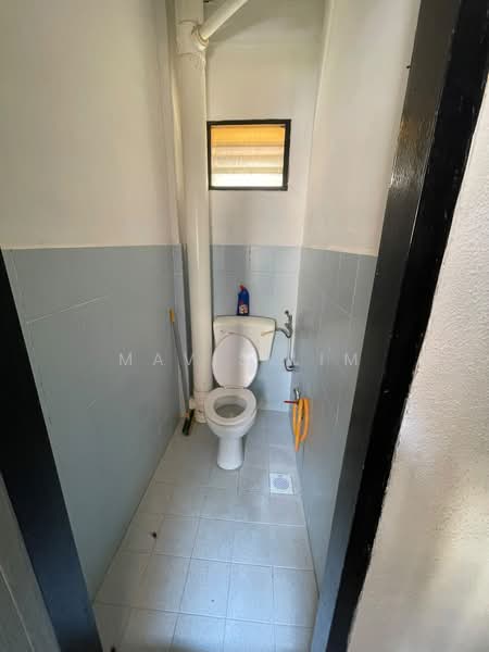 Shop / Office untuk Disewa di Batu Maung (Batu Maung) - Mavis Lim - Bathroom - PropertyGuru.com.my