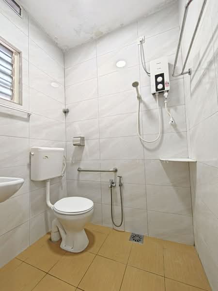 Rumah Teres 1 Tingkat untuk Disewa di New Pasir Puteh (Ipoh) - PENNY CHEN - Bathroom - PropertyGuru.com.my
