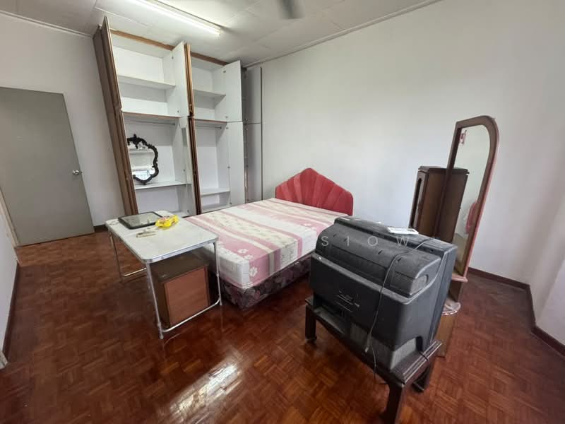 2-storey Terraced House for Rent in Taman Molek (Johor Bahru) - Edward Siow - Bedroom - PropertyGuru.com.my