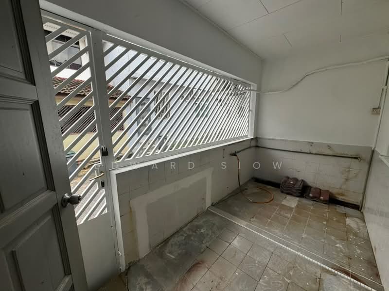 2-storey Terraced House for Rent in Taman Molek (Johor Bahru) - Edward Siow - Balcony - PropertyGuru.com.my