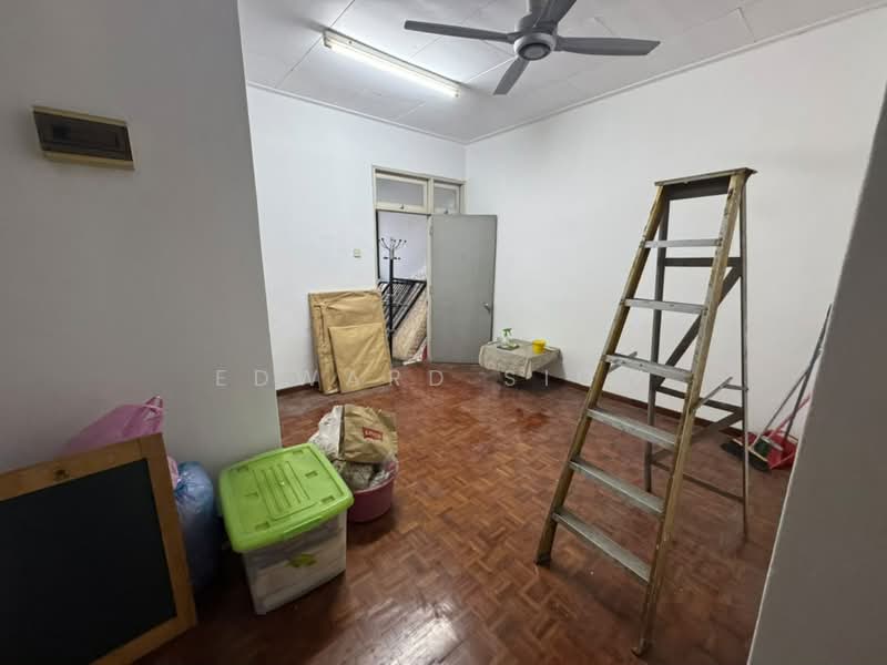 2-storey Terraced House for Rent in Taman Molek (Johor Bahru) - Edward Siow - Interior - PropertyGuru.com.my