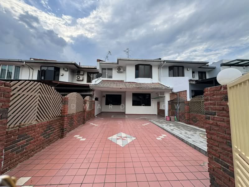 2-storey Terraced House for Rent in Taman Molek (Johor Bahru) - Edward Siow - Exterior - PropertyGuru.com.my