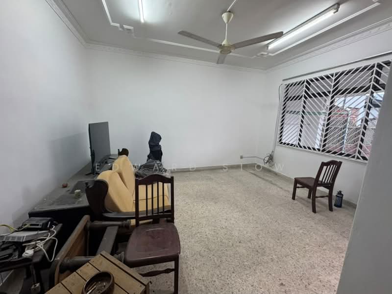 2-storey Terraced House for Rent in Taman Molek (Johor Bahru) - Edward Siow - Living Room - PropertyGuru.com.my