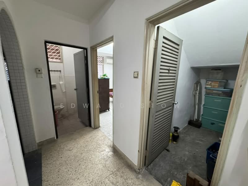 2-storey Terraced House for Rent in Taman Molek (Johor Bahru) - Edward Siow - Corridor - PropertyGuru.com.my