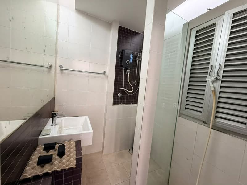 2-storey Terraced House for Sale in Taman Megah Ria (Masai) - Siow Yan Er - Bathroom - PropertyGuru.com.my