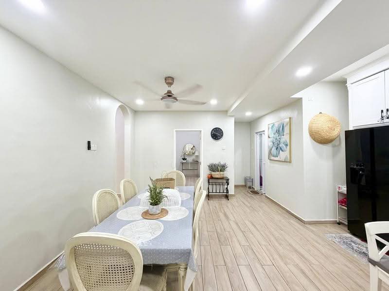 2-storey Terraced House for Sale in Taman Mutiara Rini (Skudai) - Fakhrul Imlan - Dining Room - PropertyGuru.com.my