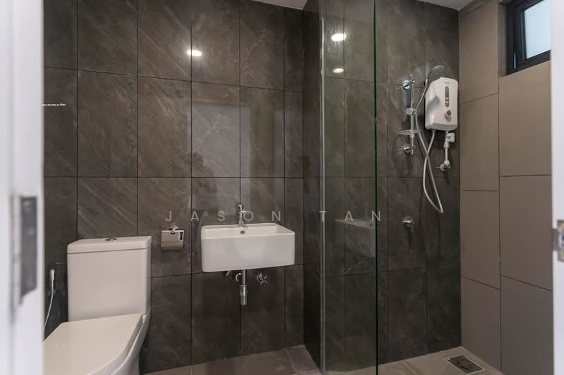 Kondominium untuk Disewa di Tuai Timur - Jason Tan - Bathroom - PropertyGuru.com.my