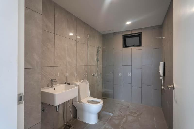 Kondominium untuk Disewa di Tuai Timur - Jason Tan - Bathroom - PropertyGuru.com.my