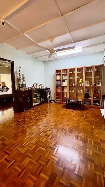 2-storey Terraced House for Sale in Bangsar Baru (Bangsar) - Elaine Loke - Living Room - PropertyGuru.com.my