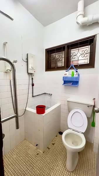 2-storey Terraced House for Sale in Bangsar Baru (Bangsar) - Elaine Loke - Bathroom - PropertyGuru.com.my