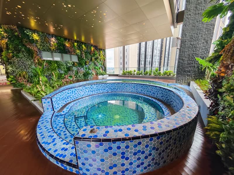 Kediaman Servis untuk Dijual di Orion Residence Bukit Bintang - Mr Wan - Pool - PropertyGuru.com.my