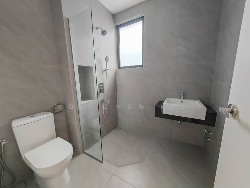 Cluster House for Sale in Eco Ardence (Setia Alam) - Foo Chun Kit - Bathroom - PropertyGuru.com.my