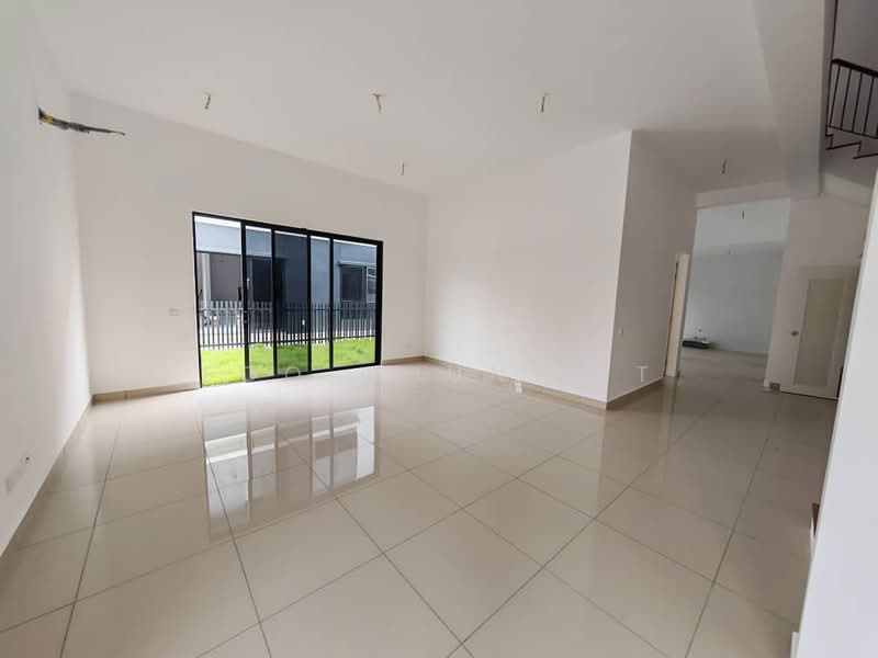 Cluster House for Sale in Eco Ardence (Setia Alam) - Foo Chun Kit - Living Room - PropertyGuru.com.my