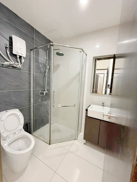 Kondominium untuk Dijual di Bay Point @ Country Garden Danga Bay - Bess Wong - PropertyGuru.com.my