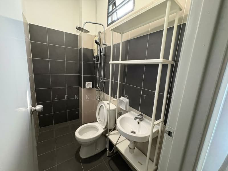 Rumah Teres 2 Tingkat untuk Disewa di Johor Bahru (Johor) - Jennifer Tee - Bathroom - PropertyGuru.com.my