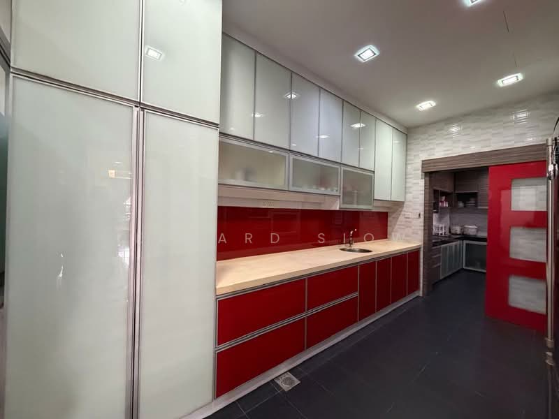 Cluster House for Rent in Taman Gaya (Ulu Tiram) - Edward Siow - Kitchen - PropertyGuru.com.my
