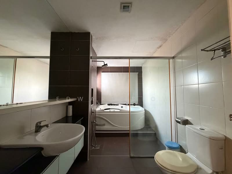 Cluster House for Rent in Taman Gaya (Ulu Tiram) - Edward Siow - Bathroom - PropertyGuru.com.my