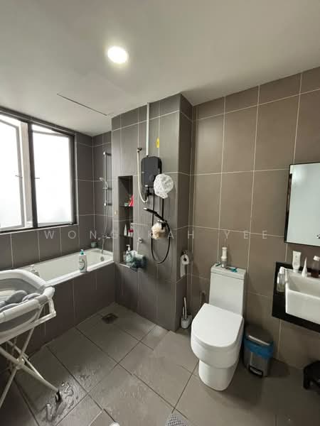 Servis Apartment untuk Disewa di You Vista @ You City - Wong Kah Yee - Bathroom - PropertyGuru.com.my