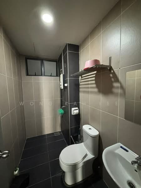 Servis Apartment untuk Disewa di You Vista @ You City - Wong Kah Yee - Bathroom - PropertyGuru.com.my