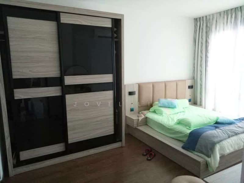 Kediaman Servis untuk Dijual di Country Garden Central Park - Jovel Lim - Bedroom - PropertyGuru.com.my