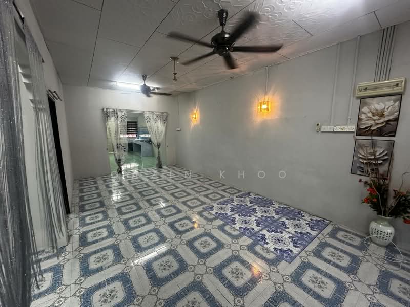 Rumah Teres 1 Tingkat untuk Dijual di Taman Indah (Tanjong Rambutan) - Qazin Khoo - Living Room - PropertyGuru.com.my