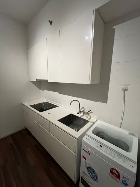 Servis Apartment untuk Disewa di SqWhere Service Apartments - Jamie Leong - Kitchen - PropertyGuru.com.my