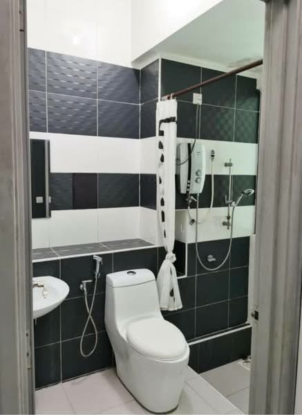 Servis Apartment untuk Dijual di The Sky Executive Suites - Jovel Lim - Bathroom - PropertyGuru.com.my