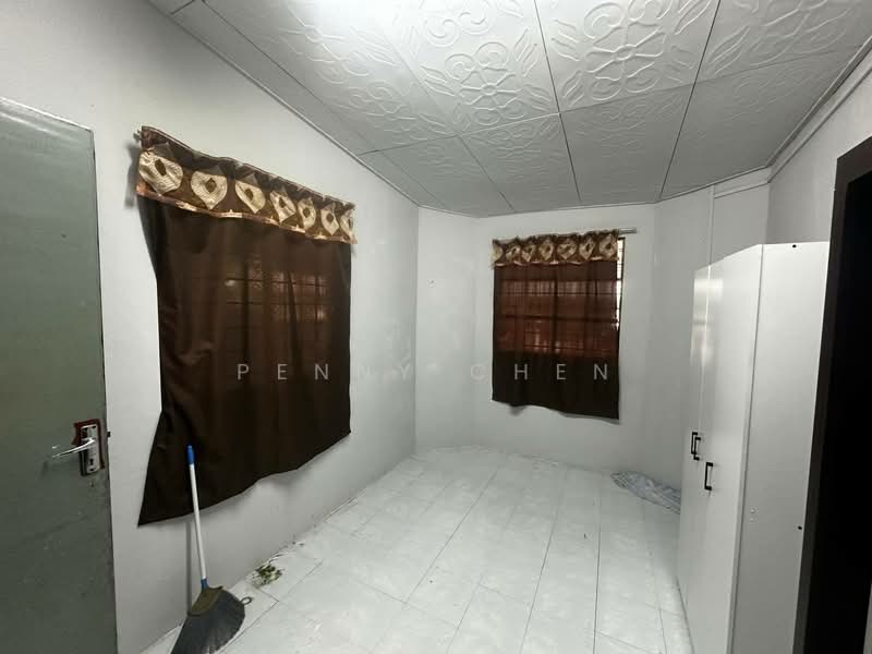 Rumah Teres 1 Tingkat untuk Dijual di Taman Indah (Tanjong Rambutan) - PENNY CHEN - Bedroom - PropertyGuru.com.my