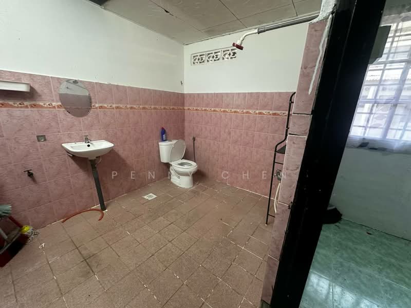 Rumah Teres 1 Tingkat untuk Dijual di Taman Indah (Tanjong Rambutan) - PENNY CHEN - Bathroom - PropertyGuru.com.my