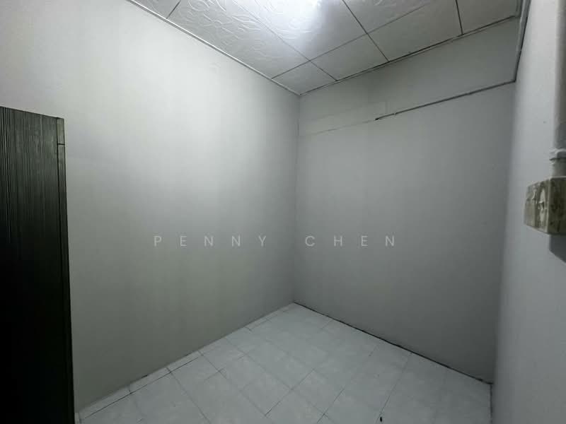 Rumah Teres 1 Tingkat untuk Dijual di Taman Indah (Tanjong Rambutan) - PENNY CHEN - Bedroom - PropertyGuru.com.my