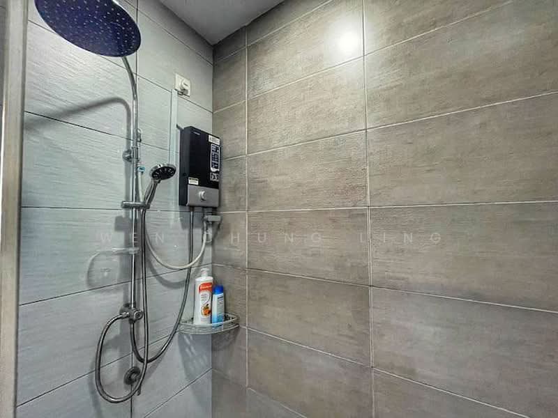 Service Residence for Sale at D'carlton (Residensi Seri Mega) - Wen Chung Ling - Bathroom - PropertyGuru.com.my