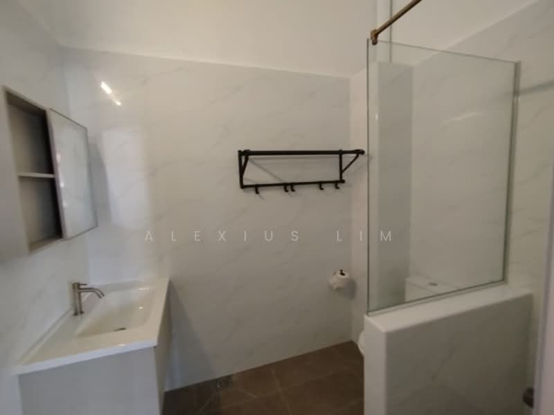 Rumah Teres 2-Tingkat untuk Disewa di Taman Sutera (Johor Bahru) - Alexius Lim - Bathroom - PropertyGuru.com.my